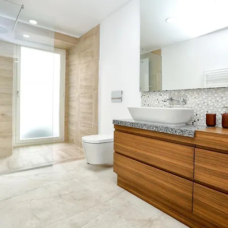 Apartment Bliss In Faro, One-bed Oasis *